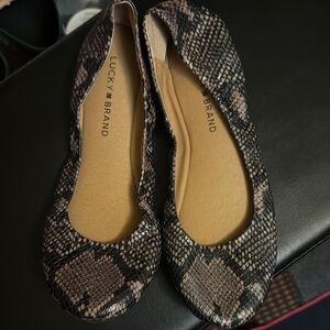 Lucky Brand Black and Brown Snakeskin Loafers